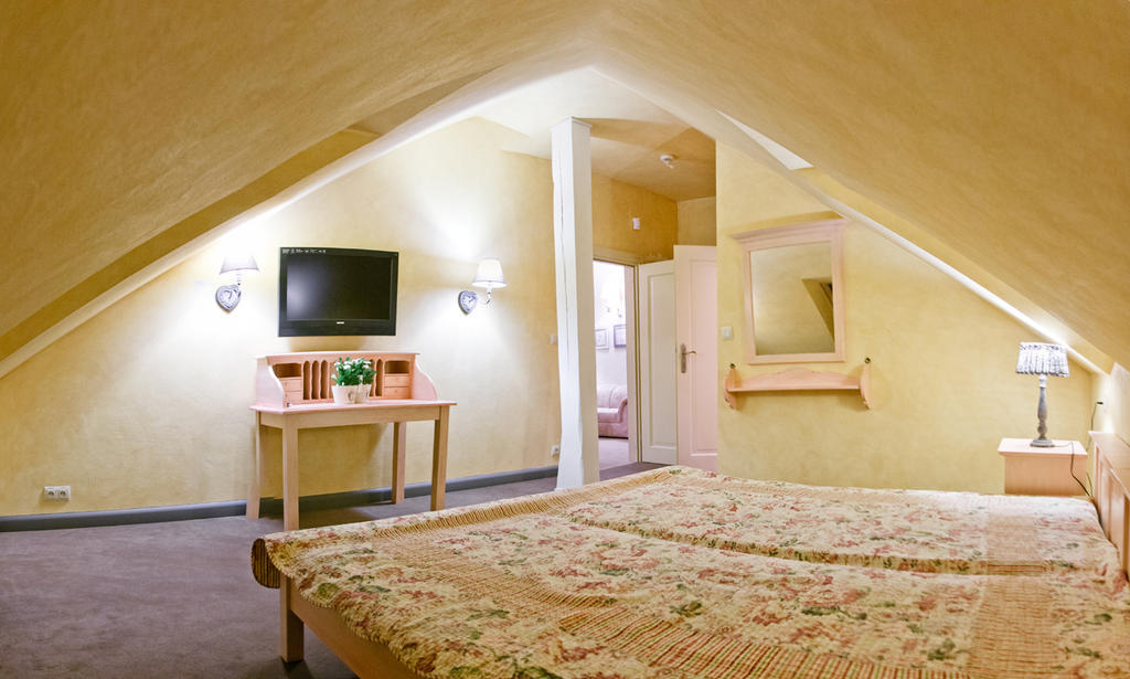 Calvados Otel Ruda Slaska Oda fotoğraf