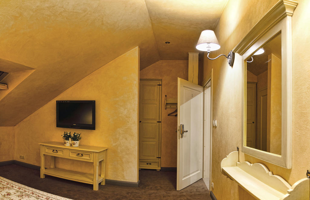 Calvados Otel Ruda Slaska Oda fotoğraf